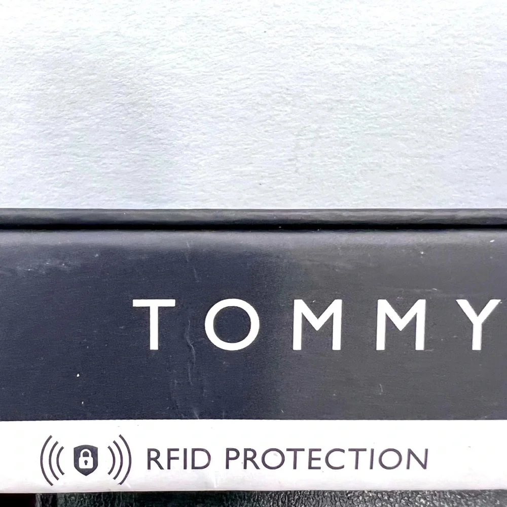 TOMMY HILFIGER, BLACK LEATHER, VALET ALSO LEATHER, TRI FOLD, RFID PROTECTION - Picture 12 of 16